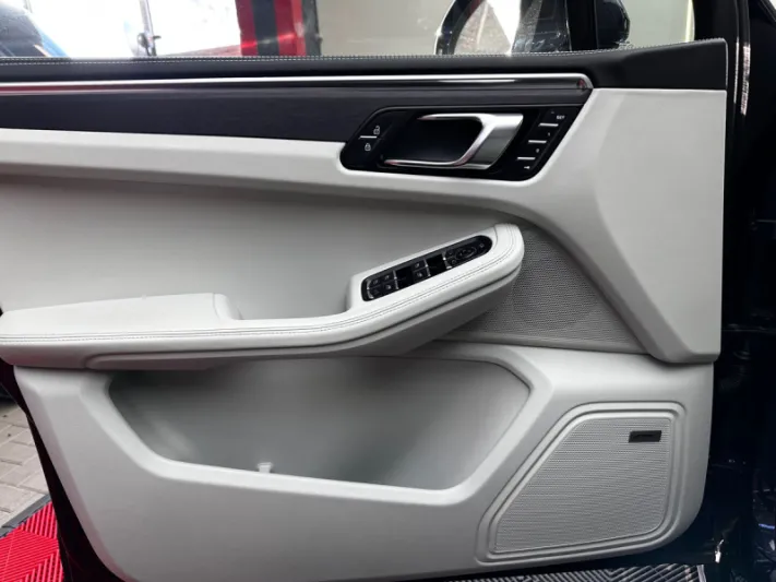 PORSCHE MACAN GTS 2023