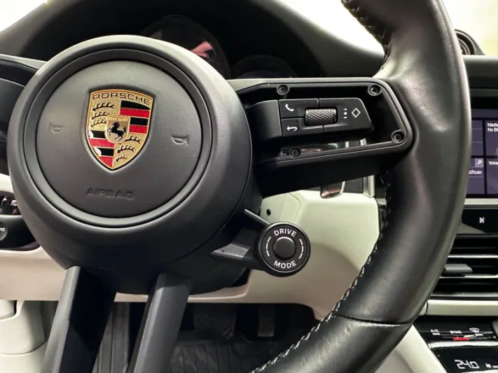 PORSCHE MACAN GTS 2023