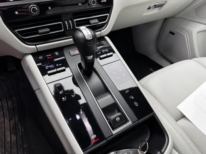 PORSCHE MACAN GTS 2023