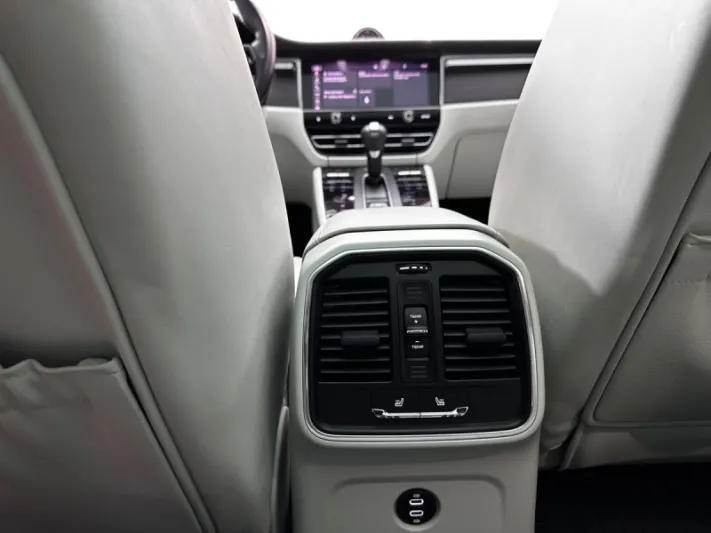 PORSCHE MACAN GTS 2023