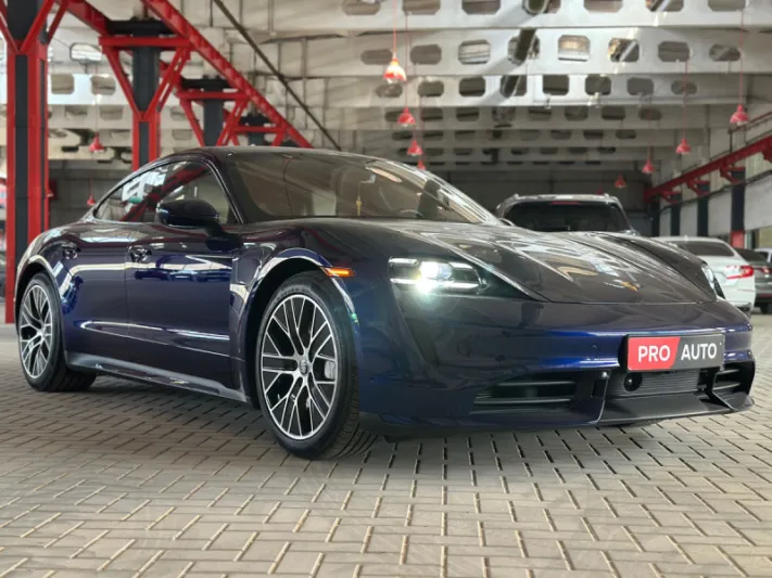PORSCHE TAYCAN TURBO 2020