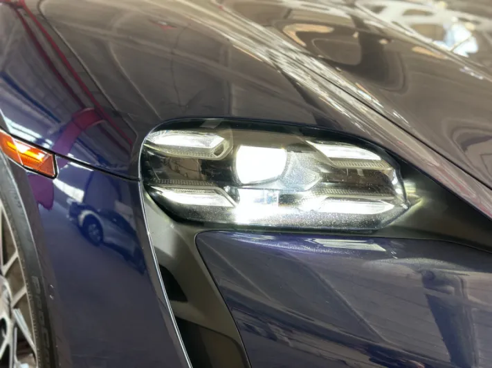 PORSCHE TAYCAN TURBO 2020