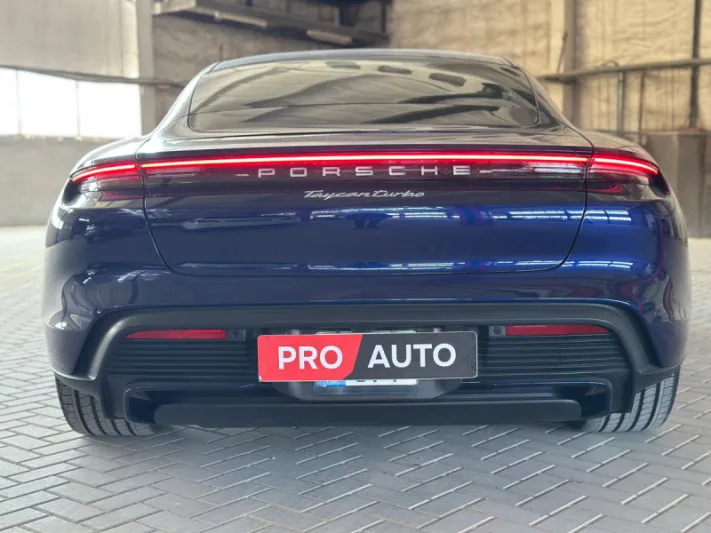 PORSCHE TAYCAN TURBO 2020