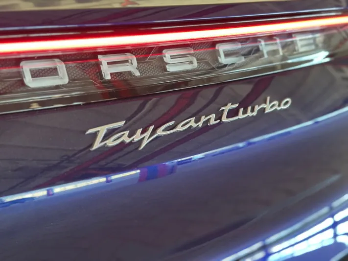 PORSCHE TAYCAN TURBO 2020