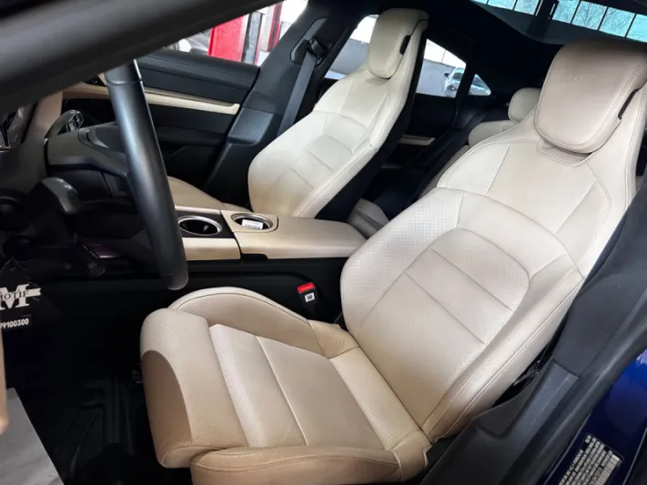 PORSCHE TAYCAN TURBO 2020