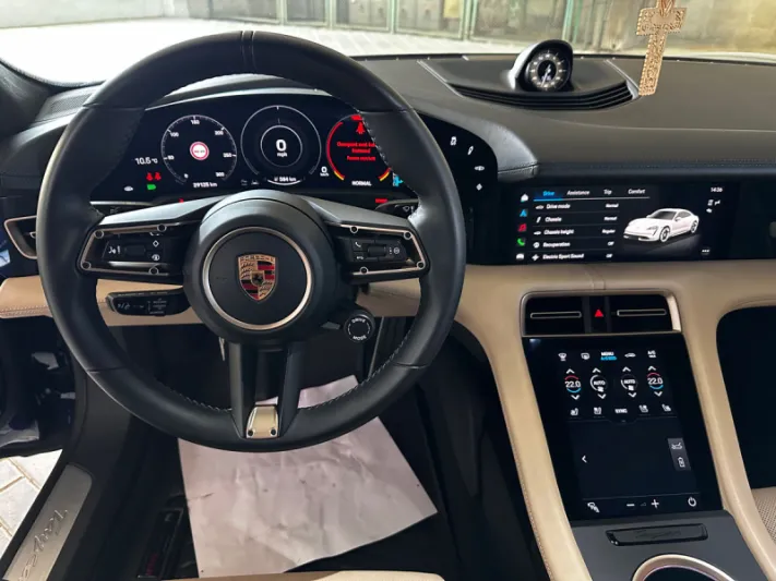 PORSCHE TAYCAN TURBO 2020