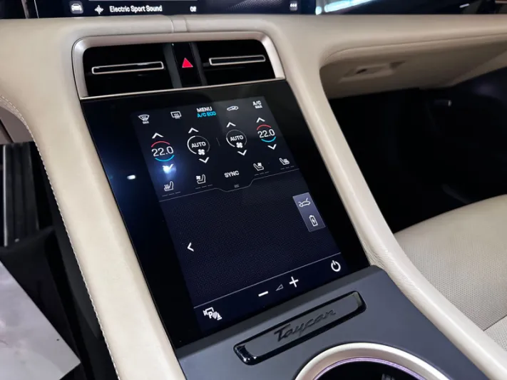 PORSCHE TAYCAN TURBO 2020