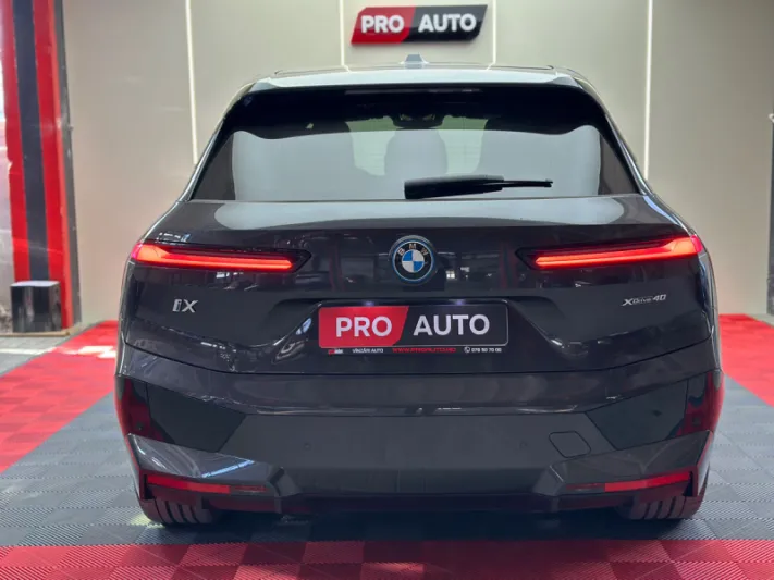 BMW iX 40 2023