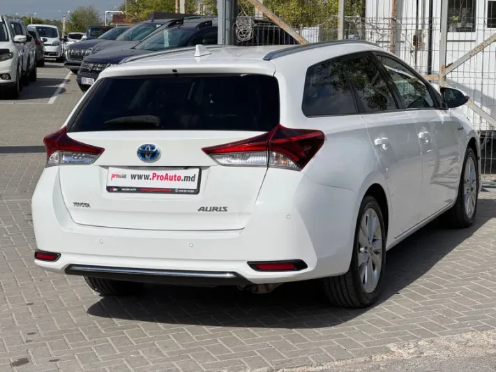 2015 Toyota Auris