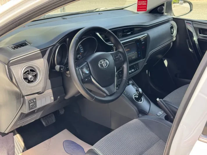 2015 Toyota Auris