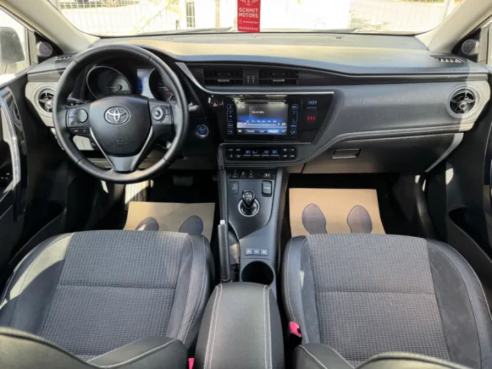 2015 Toyota Auris
