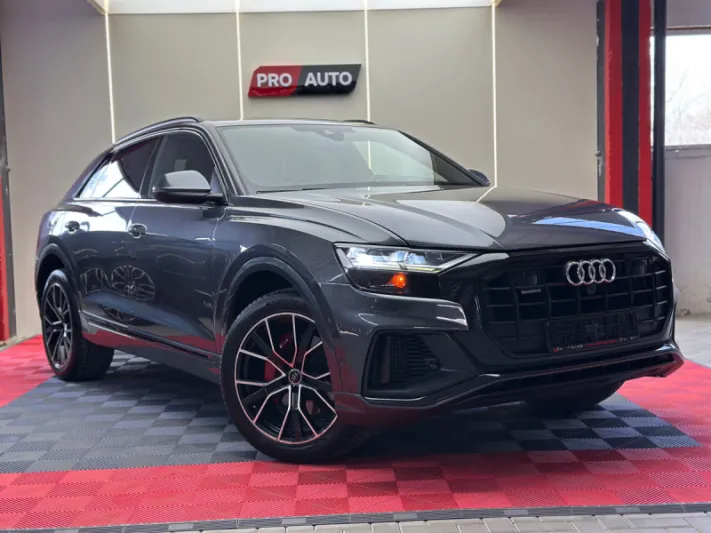 AUDI Q8 2019