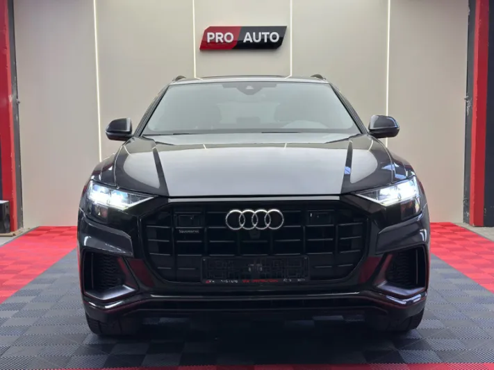 AUDI Q8 2019
