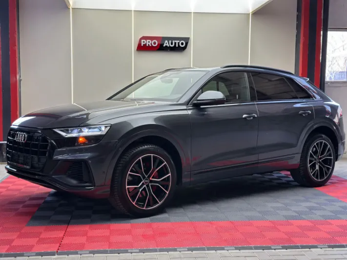 AUDI Q8 2019