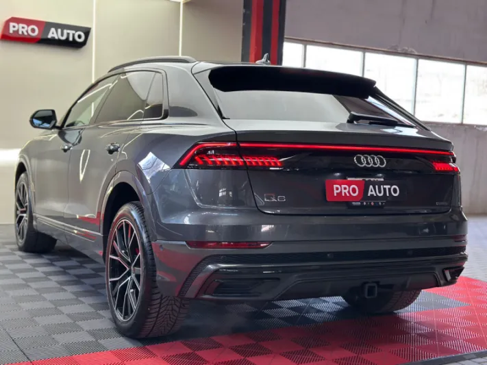 AUDI Q8 2019