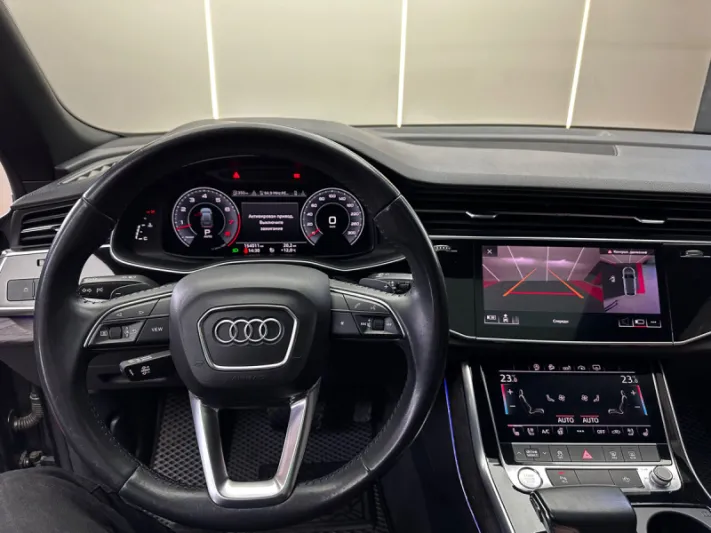 AUDI Q8 2019