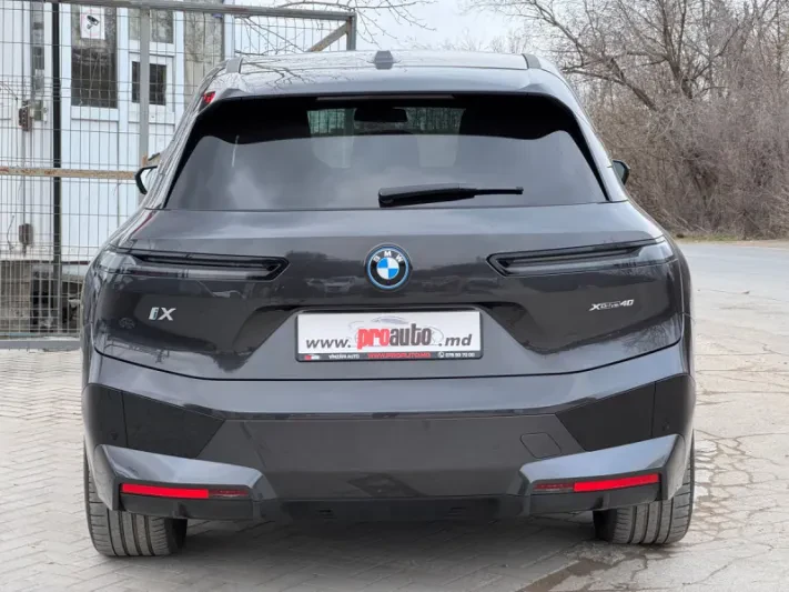 2023 BMW iX