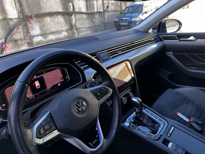 VOLKSWAGEN PASSAT 2020