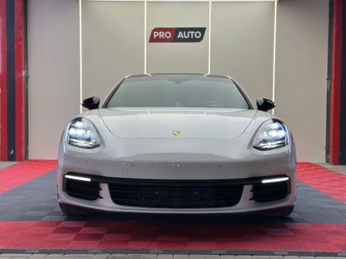 PORSCHE PANAMERA 2017