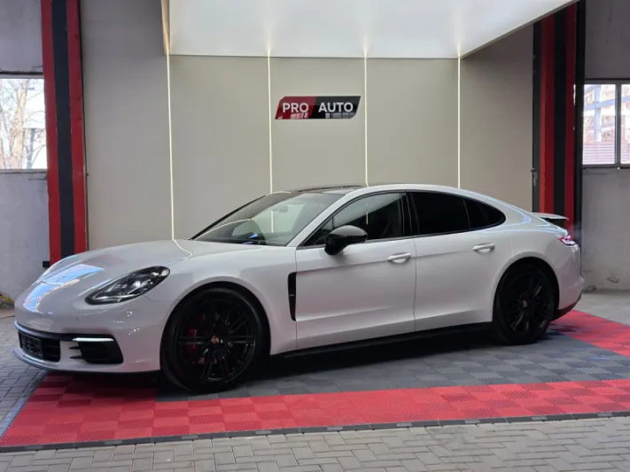 PORSCHE PANAMERA 2017