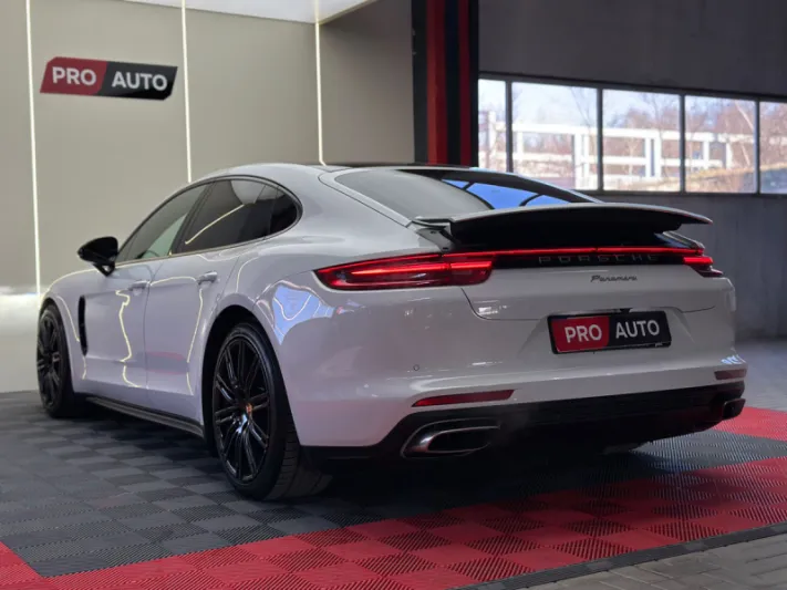 PORSCHE PANAMERA 2017