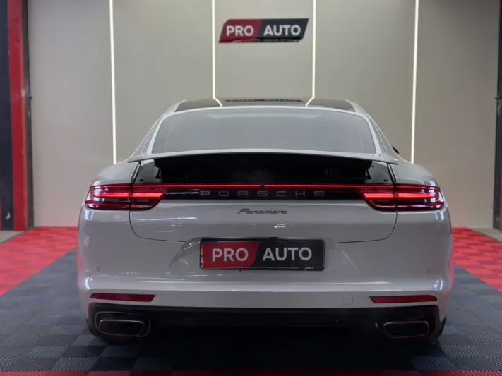 PORSCHE PANAMERA 2017
