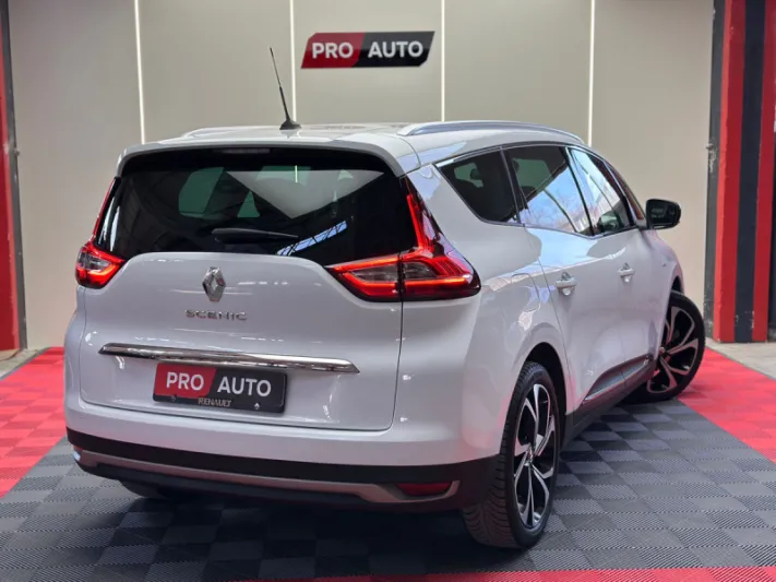 RENAULT GRAND SCENIC BOSE 2017
