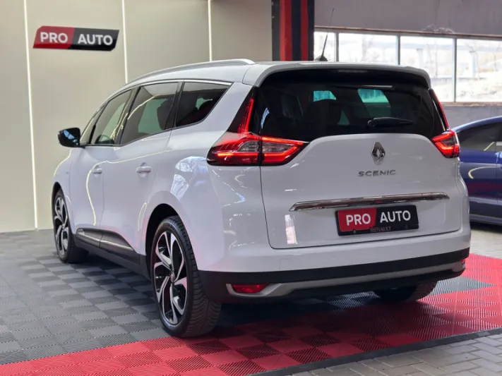 RENAULT GRAND SCENIC BOSE 2017