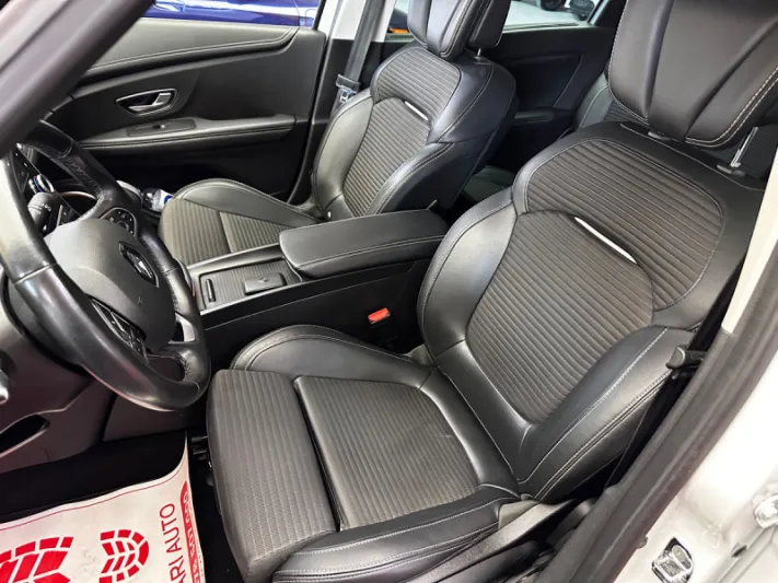 RENAULT GRAND SCENIC BOSE 2017