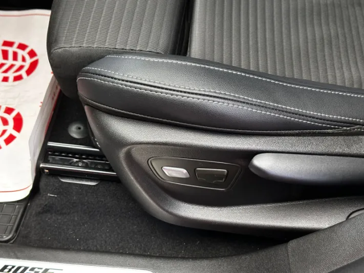 RENAULT GRAND SCENIC BOSE 2017