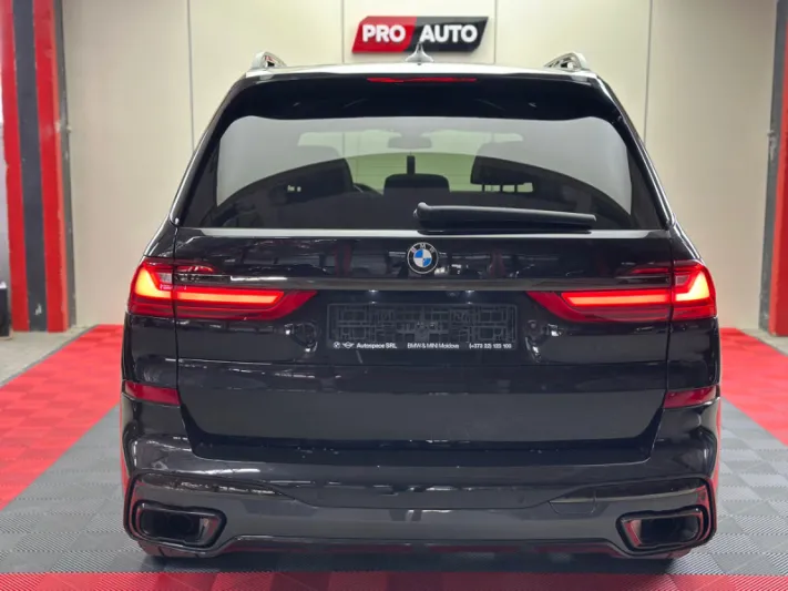 BMW X7 40i 2021