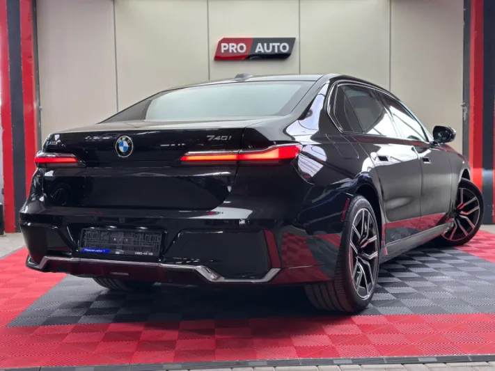 BMW 740i G70 2023