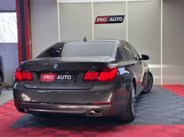 BMW 740d F02 2012