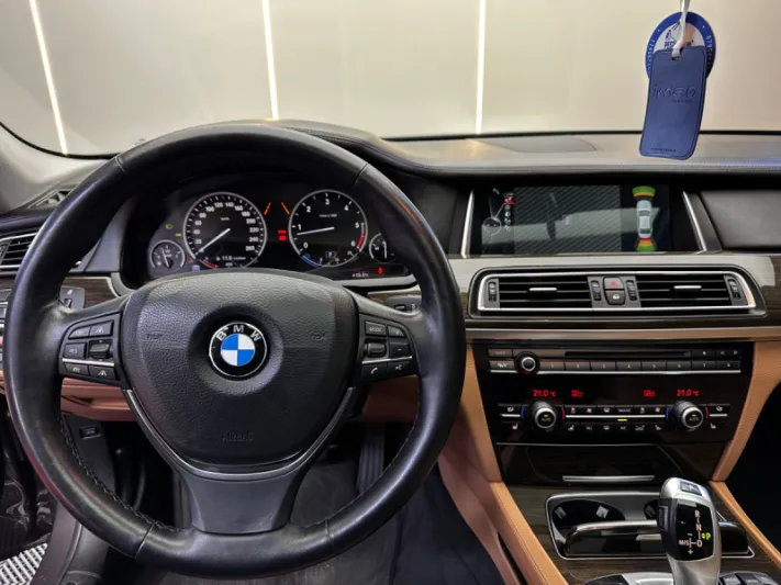 BMW 740d F02 2012