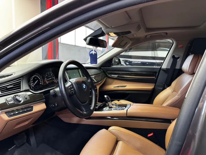 BMW 740d F02 2012