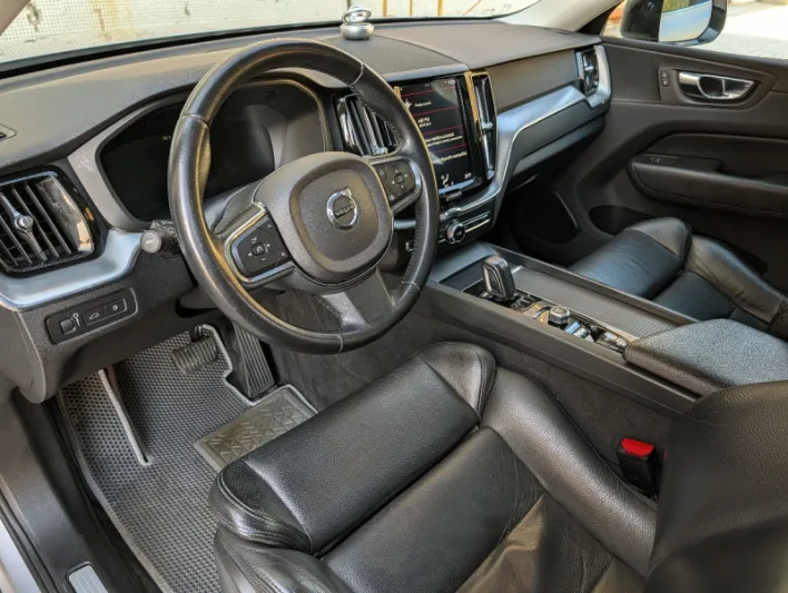 VOLVO XC60 T8 2019