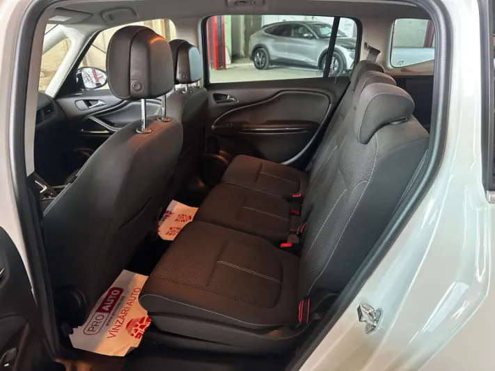 OPEL ZAFIRA 2017