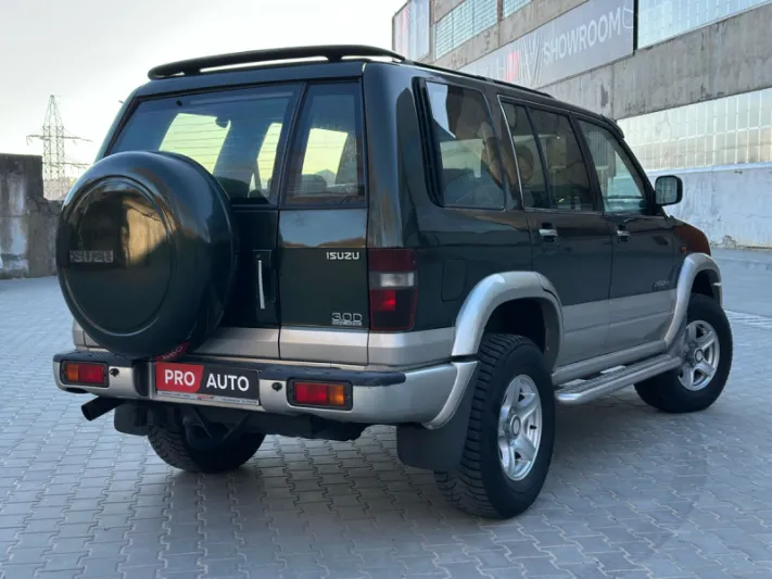 ISUZU TROOPER 2000