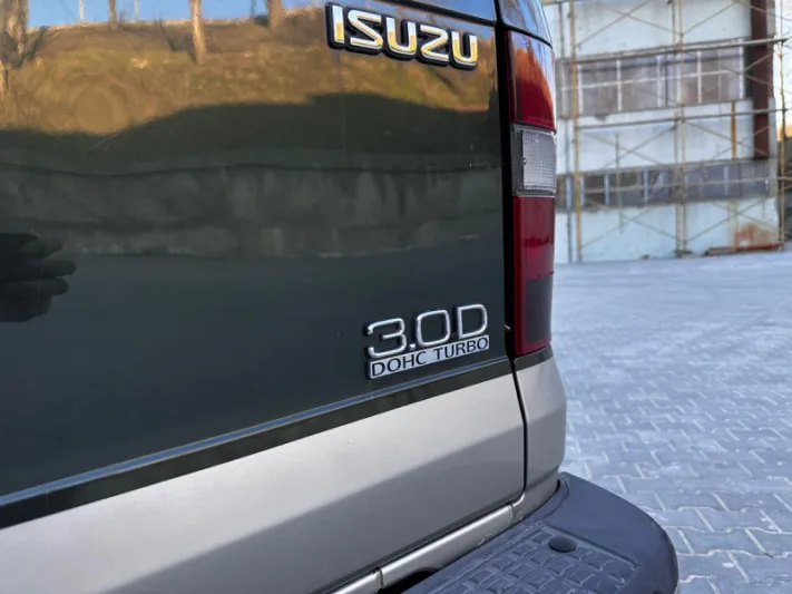 ISUZU TROOPER 2000