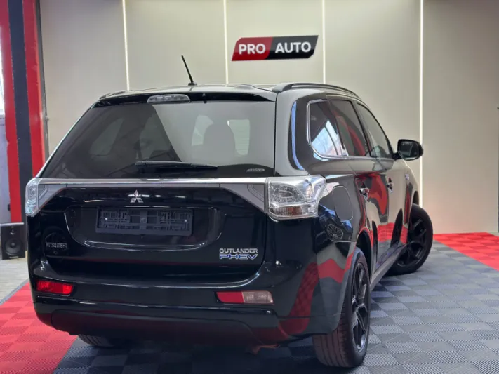 MITSUBISHI OUTLANDER 2014