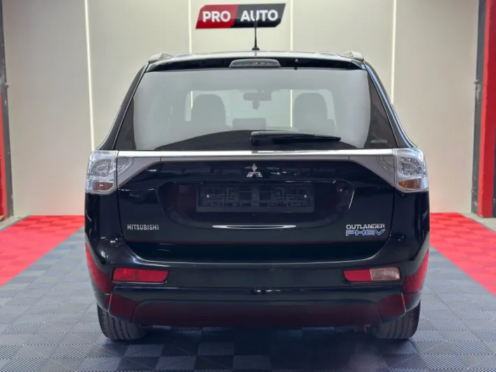 MITSUBISHI OUTLANDER 2014