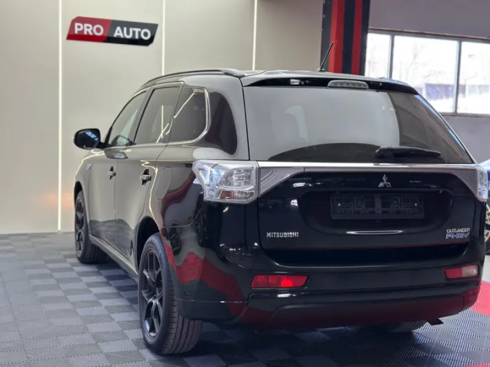 MITSUBISHI OUTLANDER 2014