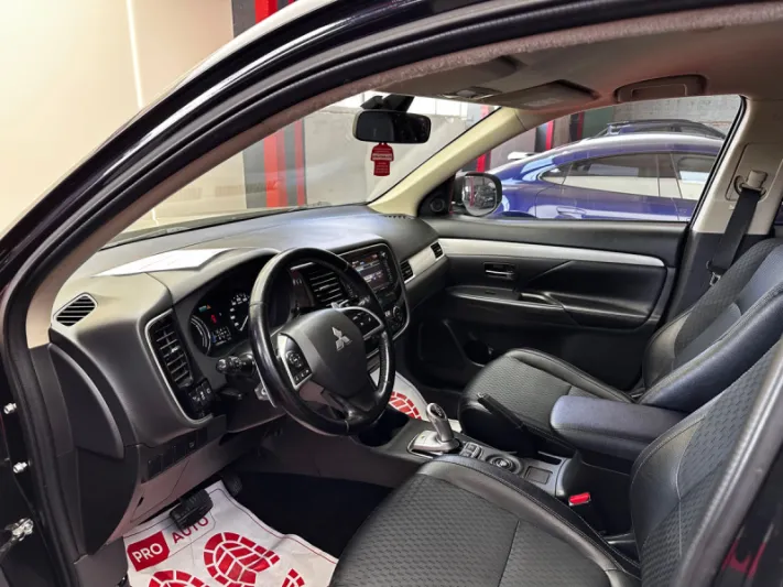 MITSUBISHI OUTLANDER 2014