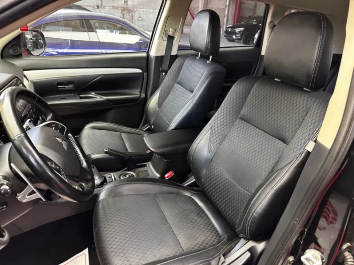 MITSUBISHI OUTLANDER 2014