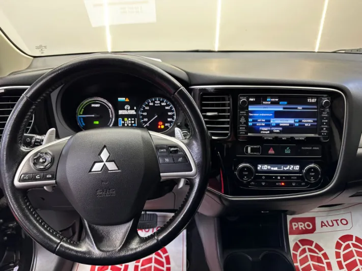 MITSUBISHI OUTLANDER 2014