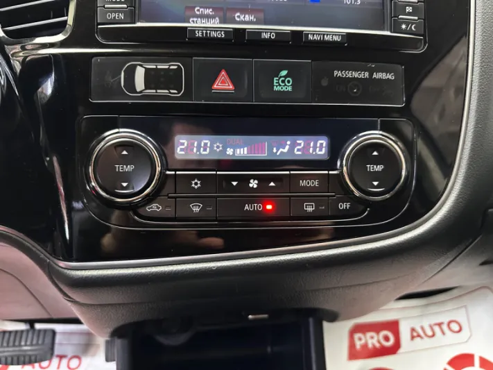 MITSUBISHI OUTLANDER 2014