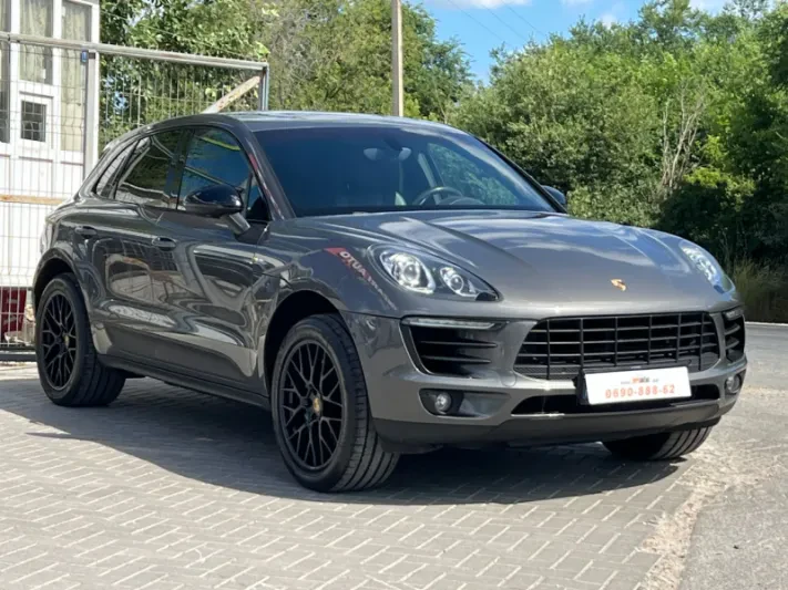 2014 Porsche Macan