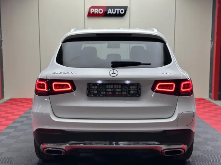 Mercedes-Benz GLC 300e 2020