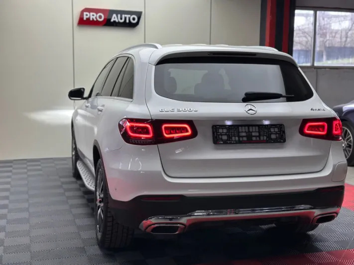 Mercedes-Benz GLC 300e 2020