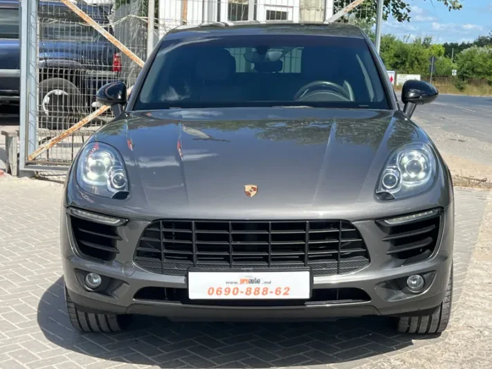2014 Porsche Macan